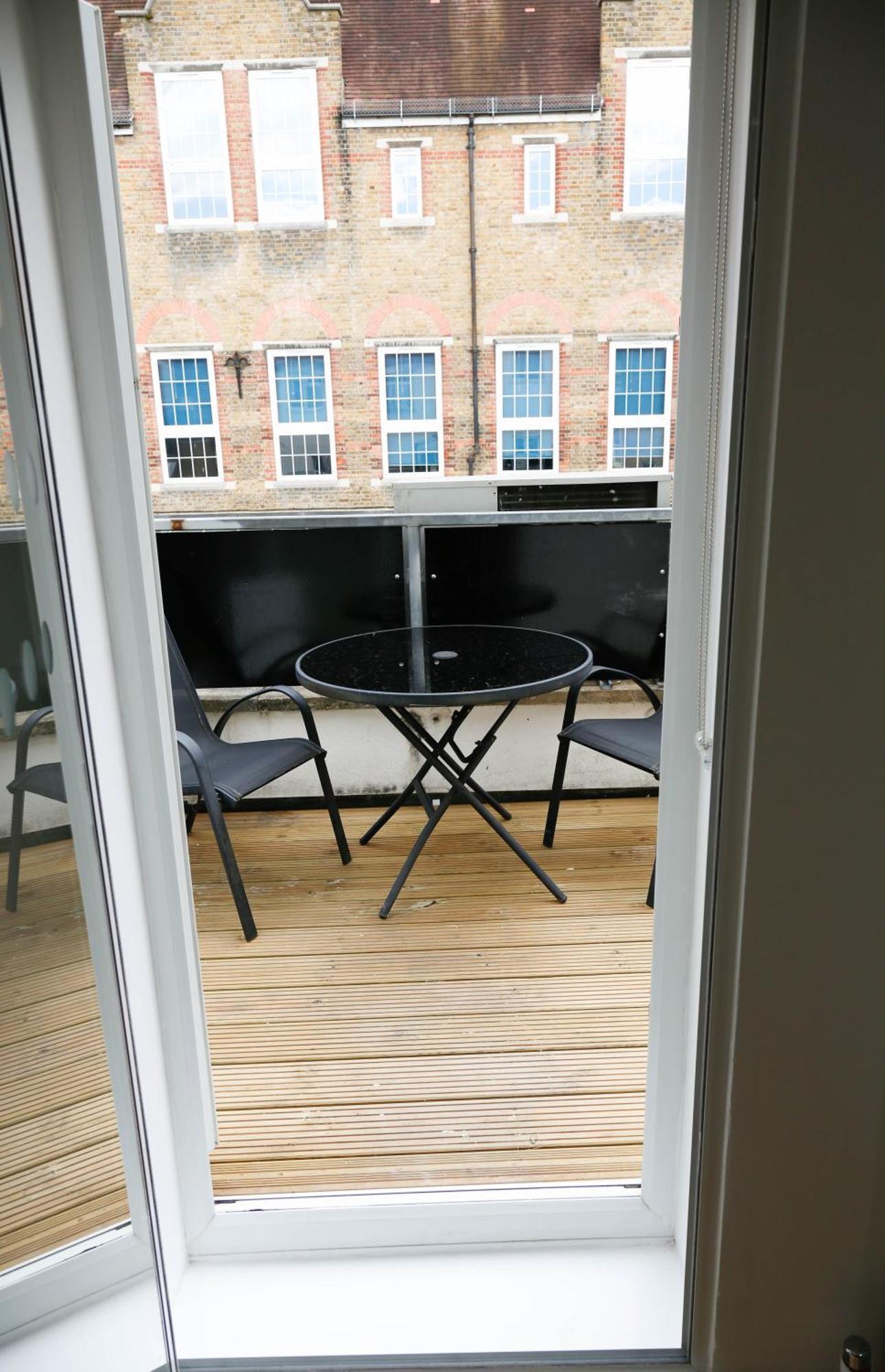 New Luxury Apartments In Central London Next To Shops, Cafes, Bars & Metro Exteriér fotografie
