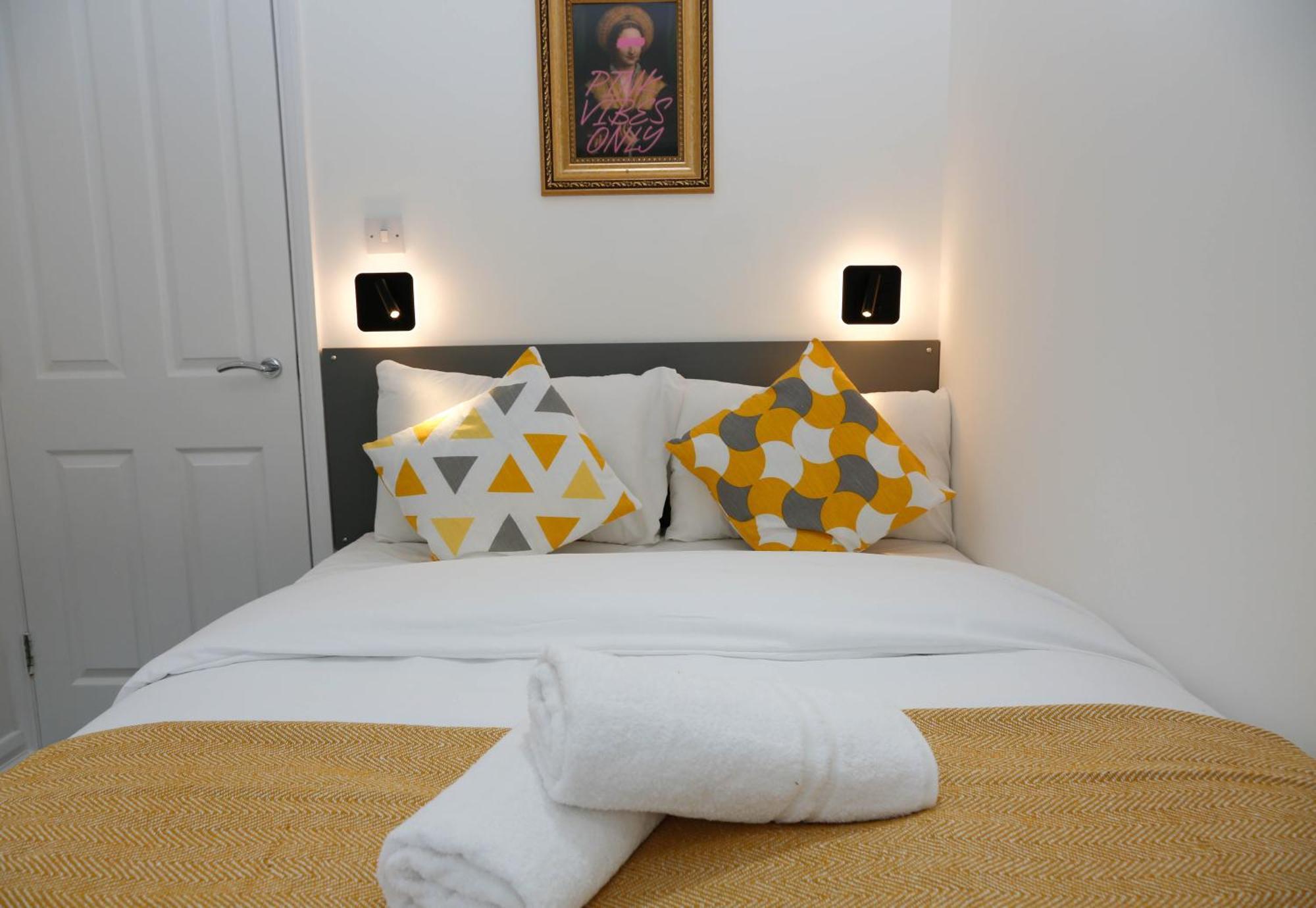 New Luxury Apartments In Central London Next To Shops, Cafes, Bars & Metro Exteriér fotografie